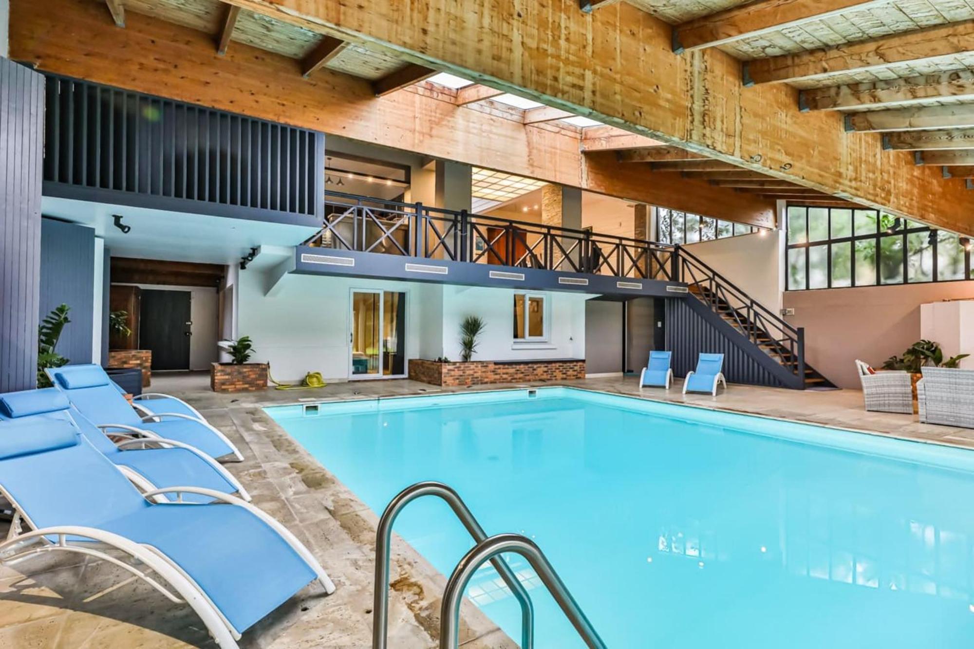 Splendide maison de 330m avec piscine interieure Challans Extérieur photo
