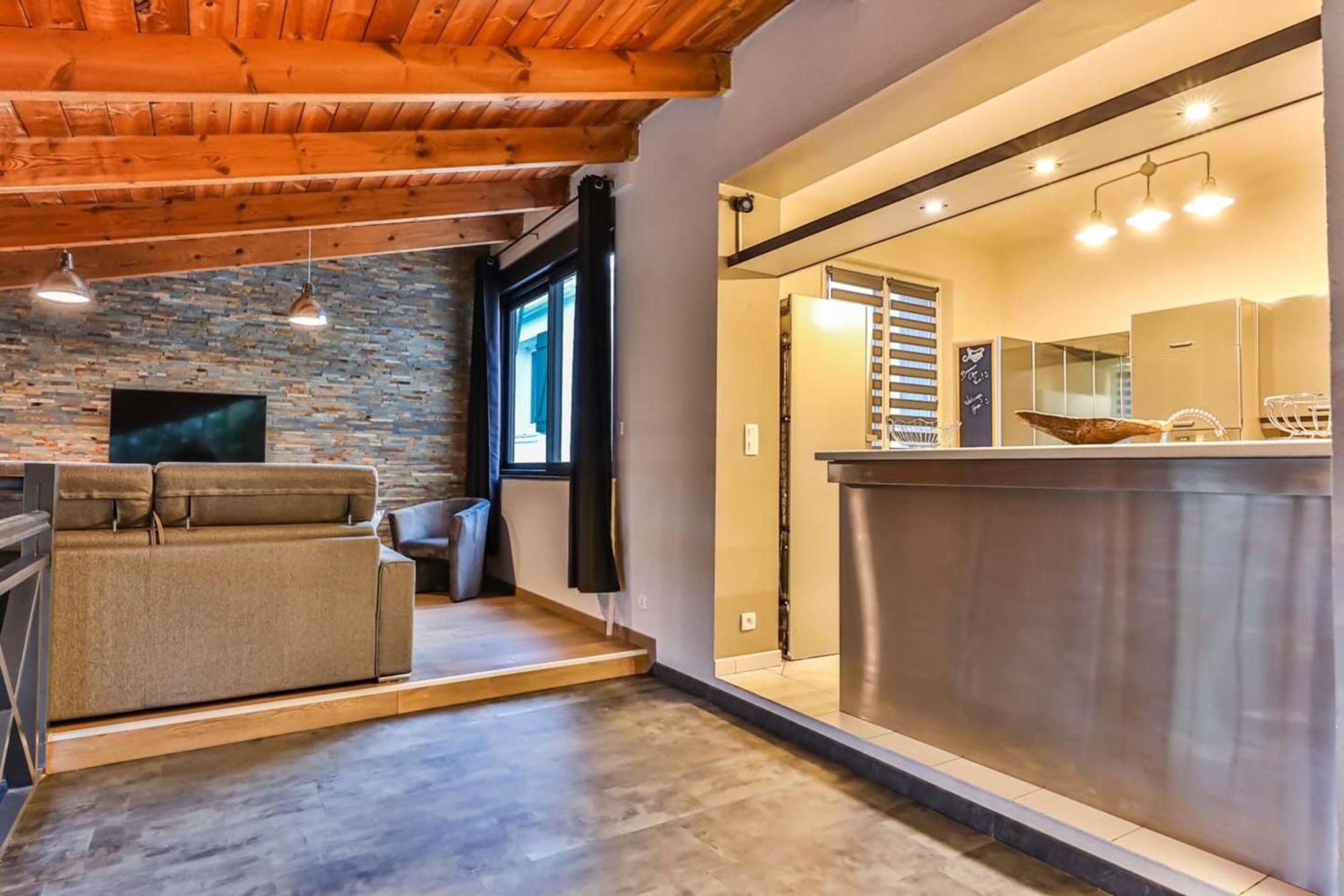 Splendide maison de 330m avec piscine interieure Challans Extérieur photo