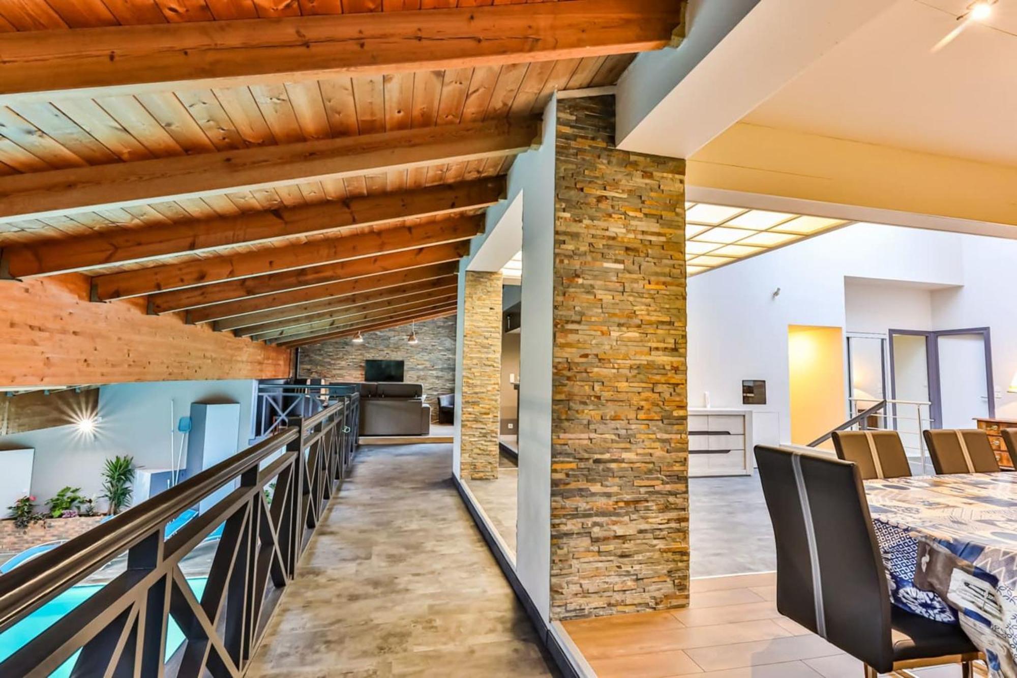 Splendide maison de 330m avec piscine interieure Challans Extérieur photo