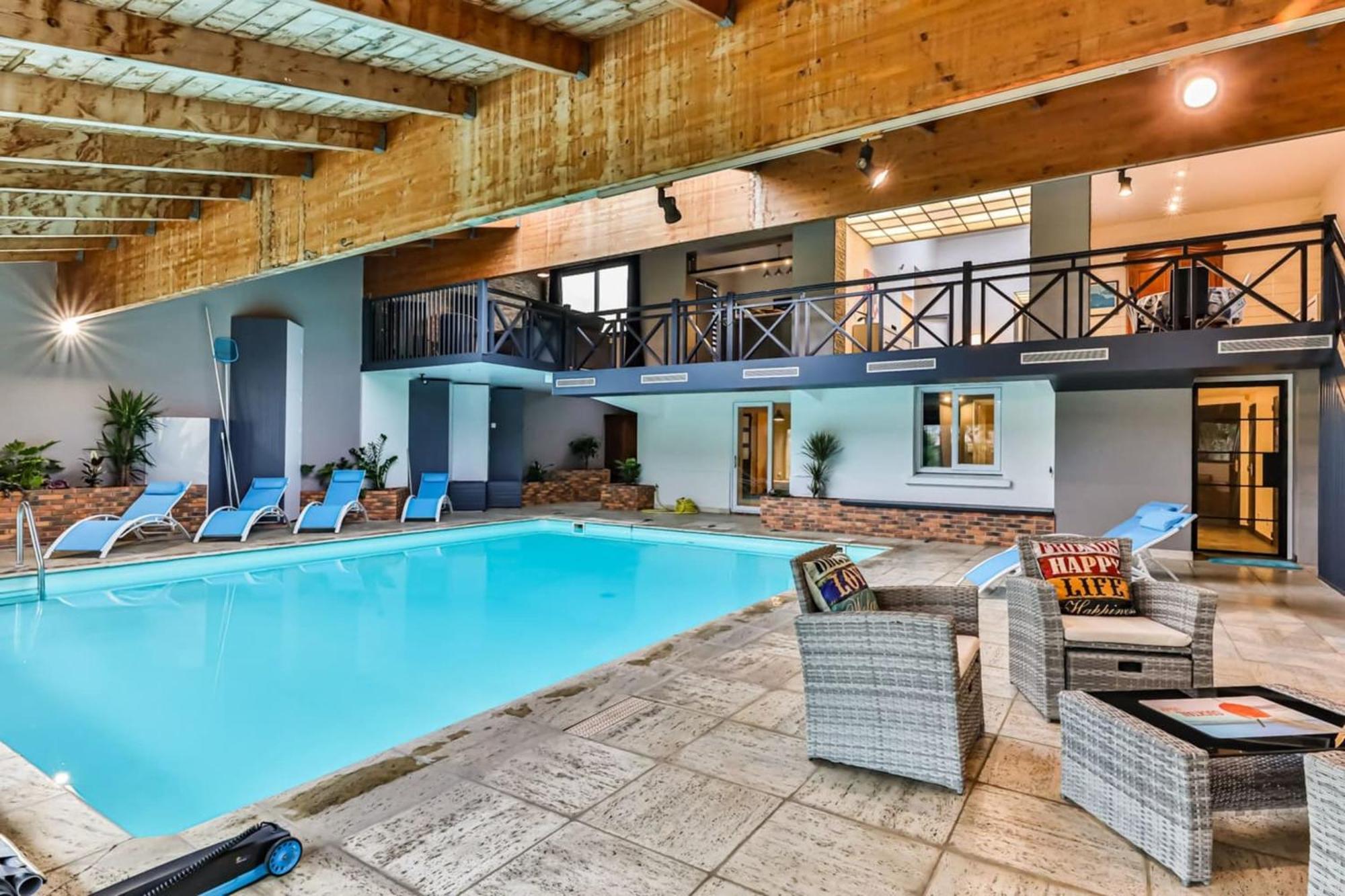 Splendide maison de 330m avec piscine interieure Challans Extérieur photo