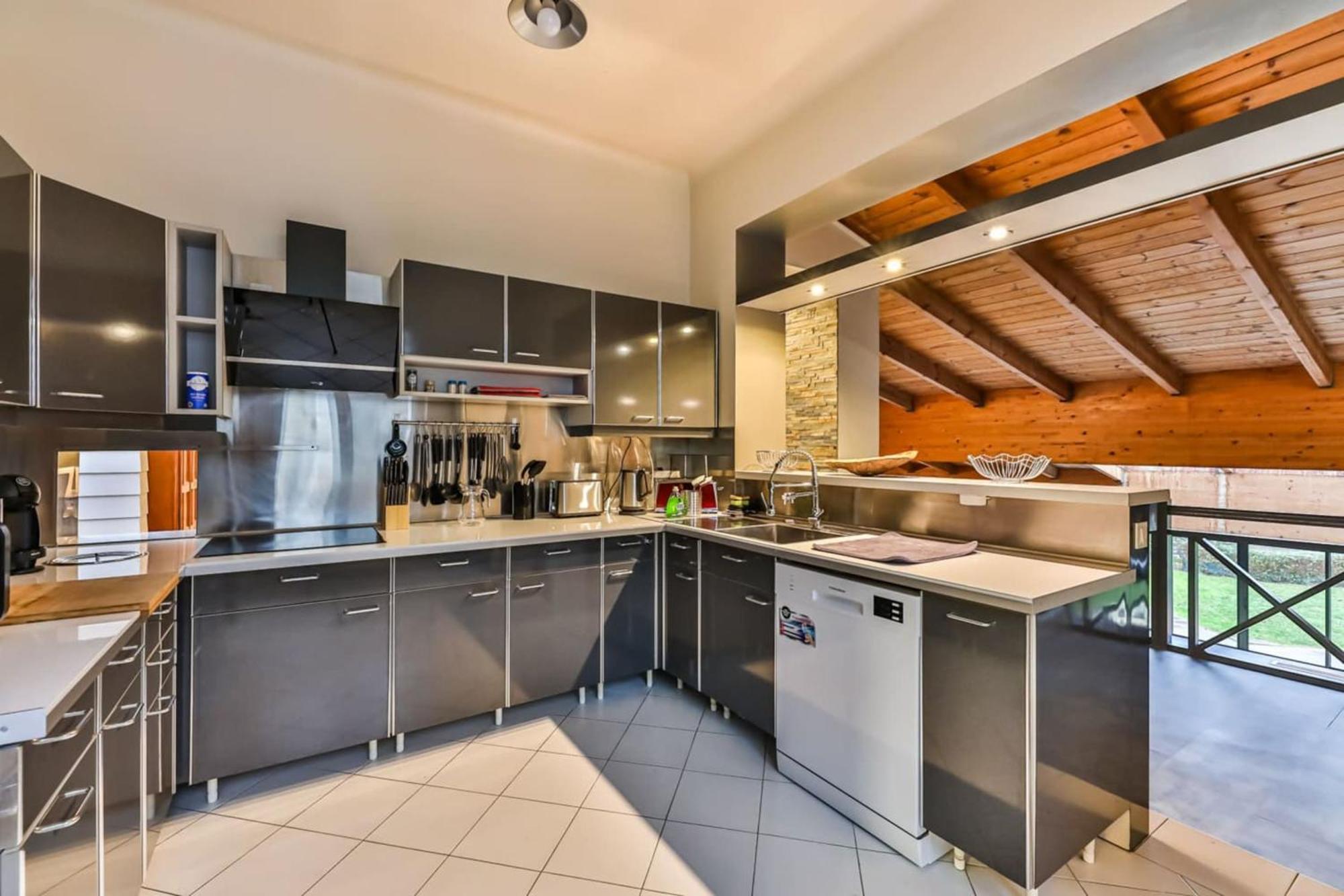 Splendide maison de 330m avec piscine interieure Challans Extérieur photo